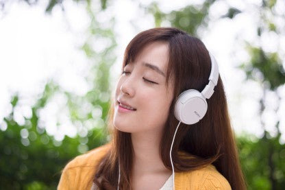 SONY ZX110A WIRED WITHOUT MIC HEADSET  (WHITE, ON THE EAR)