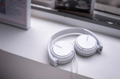 SONY ZX110A WIRED WITHOUT MIC HEADSET  (WHITE, ON THE EAR)
